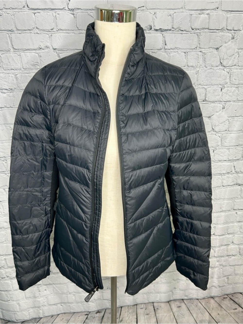 The North Face Women's Black Down Puffer Jacket Small Lightweight Full Zip Coat - Picture 2 of 12